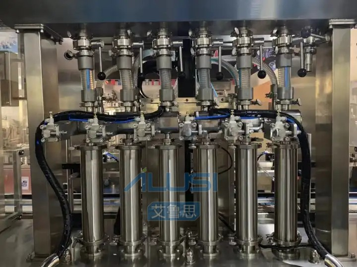 Ailusi Detergent Essential Oil Juice Laundry Piston Type Fully Automatic Small Liquid Filling Capping Machine Water