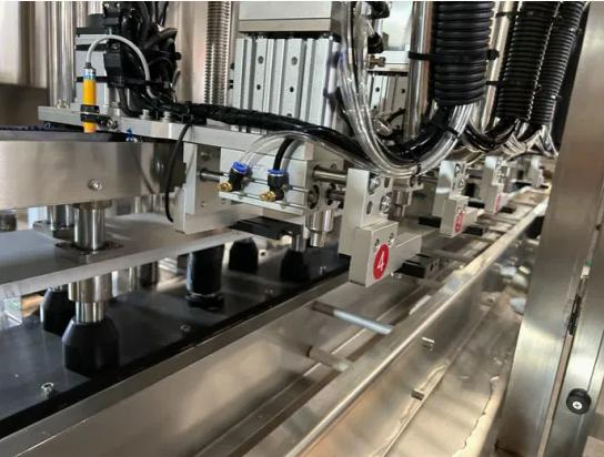 Full Auto High Viscosity Liquid Filling Bottling Machinery for Edible Oil Corn Oil Engine Oil Tomato Sauce