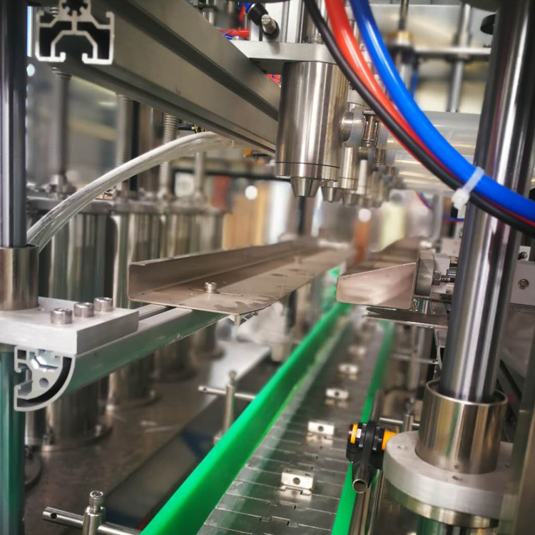 High Speed Multi-Head Linear Type Automatic Servo Piston Liquid Bottle Filling Machine