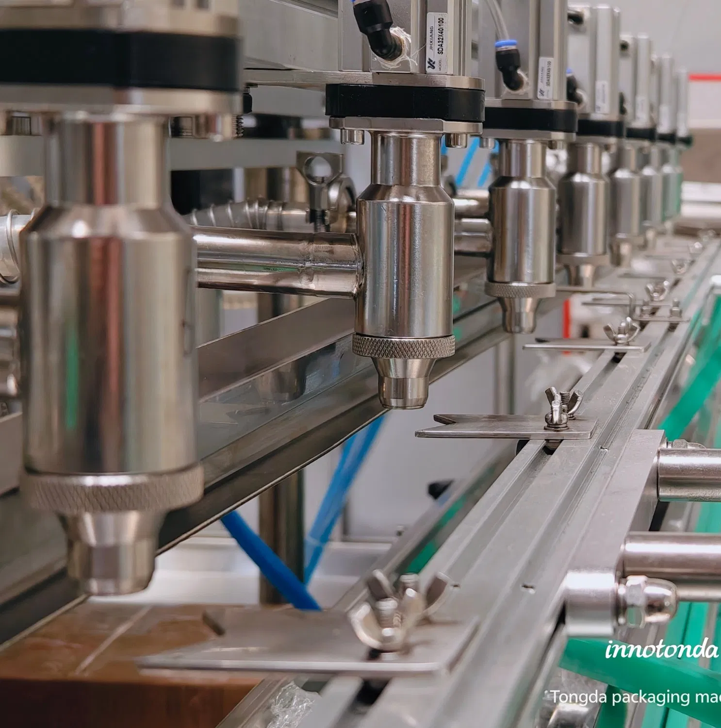 Automatic Sign Head Liquid Gear Pump Filling Machinery for High Precision Paste Material