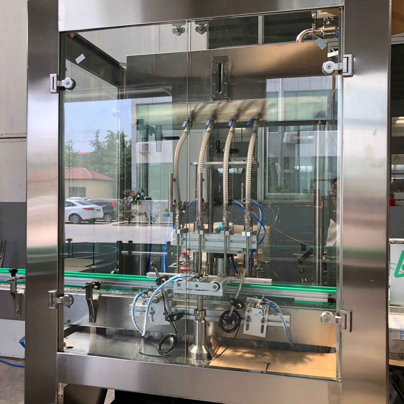 Automatic 6 Heads Lighter Fluid Flammable Chemical Liquid Water Explosion Proof Gravity Filling Machine