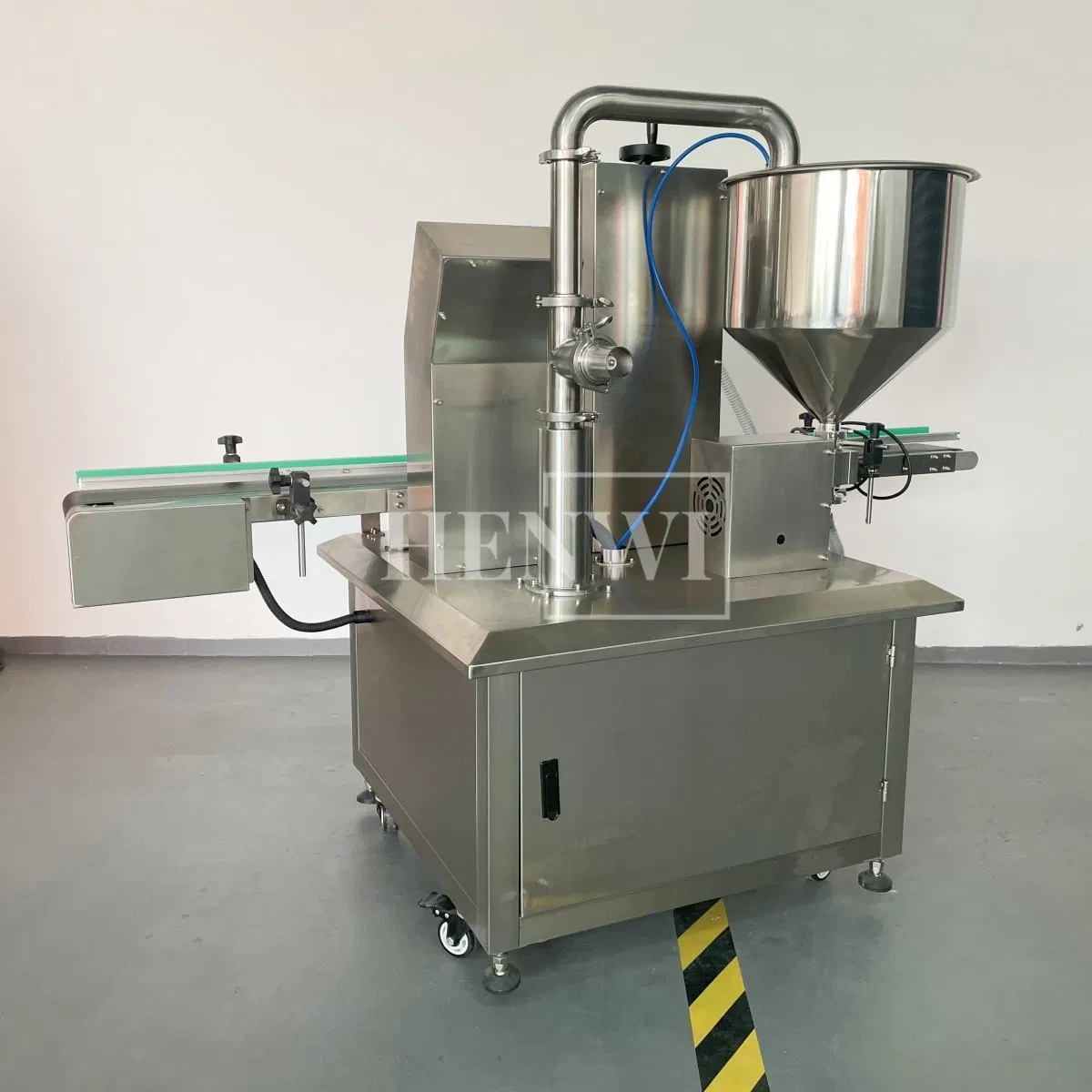 Automatic Servo Gear Pump Filling Machine for Liquid Soap, Gel, and Hand Shower Bottling High Precision &amp; Easy Operation