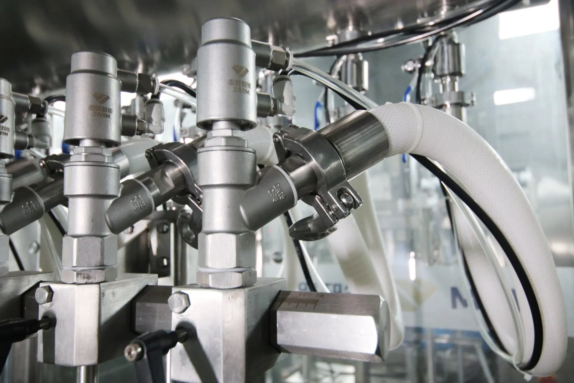 Low Viscosity Liquid Filling/Bottling Machine for Chemicals, Fertilizer, Pesticides