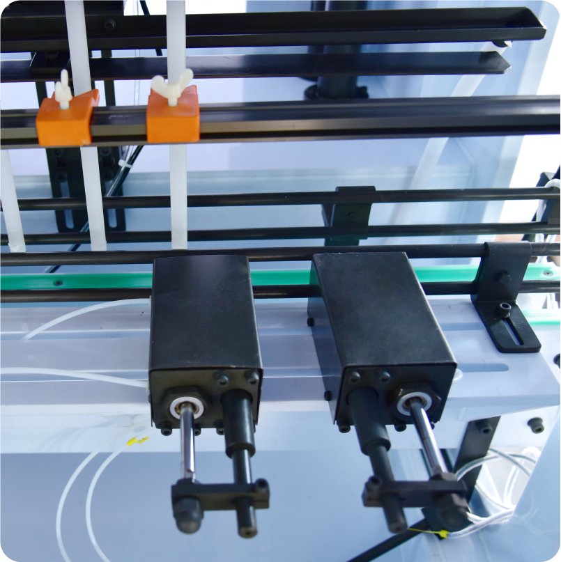 Low Viscosity Liquid Bottle Filling Machine for Pesticides (50-1000ml) with Microcomputer Control and Anti-Corrosion Features