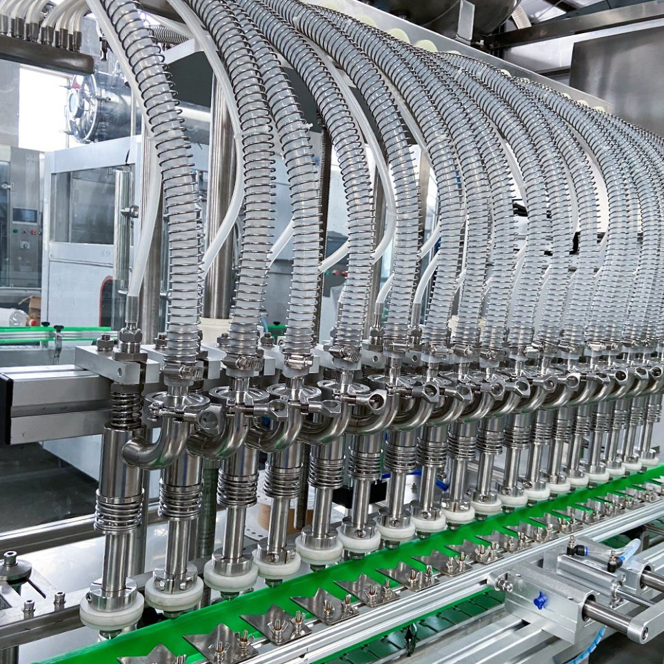 Auto Linear Self Flow Gravity Liquid Filling Machine for Liquor Whisky Vodka Vinegar Soy Sauce