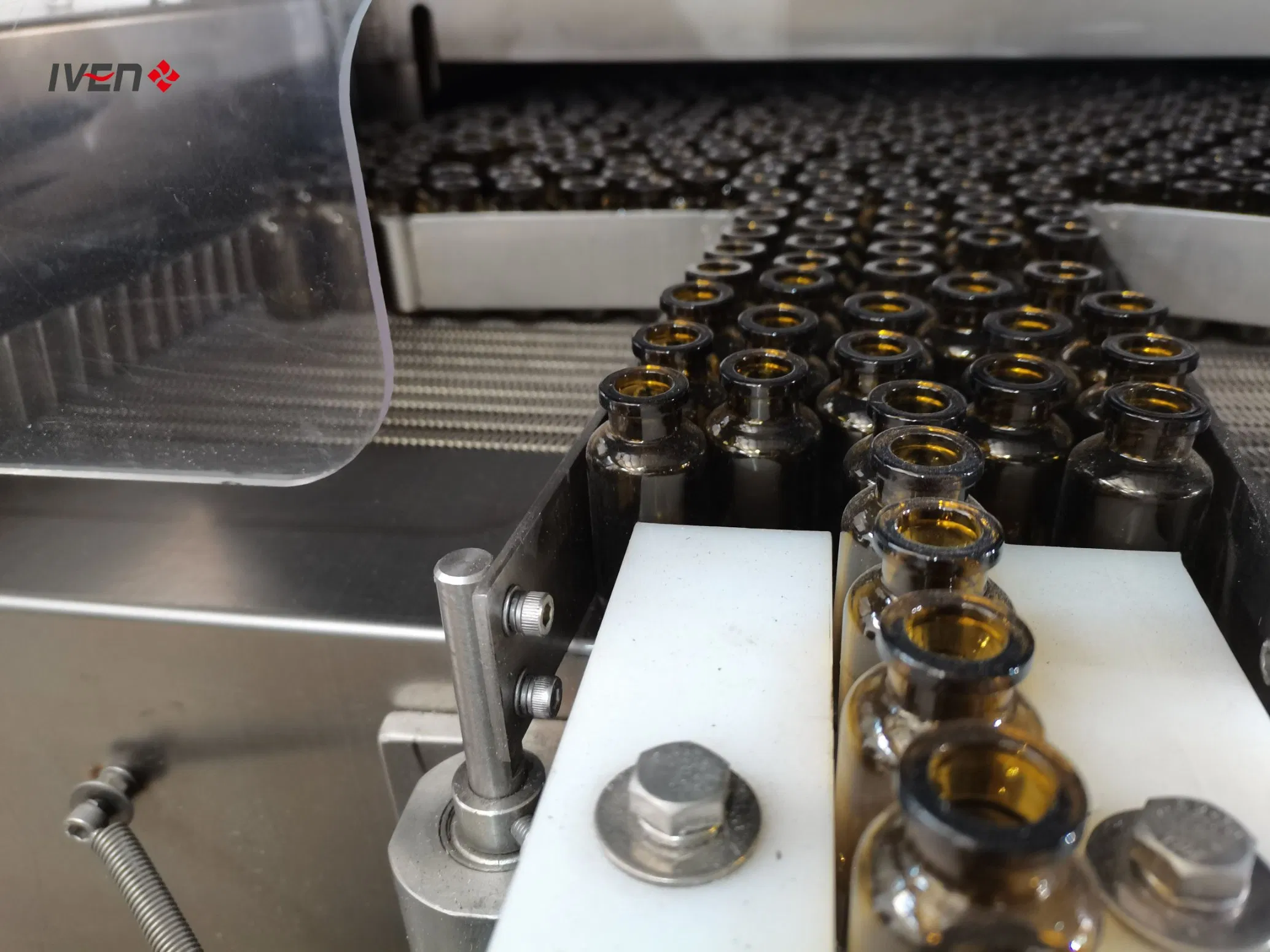 GMP Approved New Packaging Volumetric Pharmaceutical Machinery Equipment Water Bottle Liquid Filling Machine