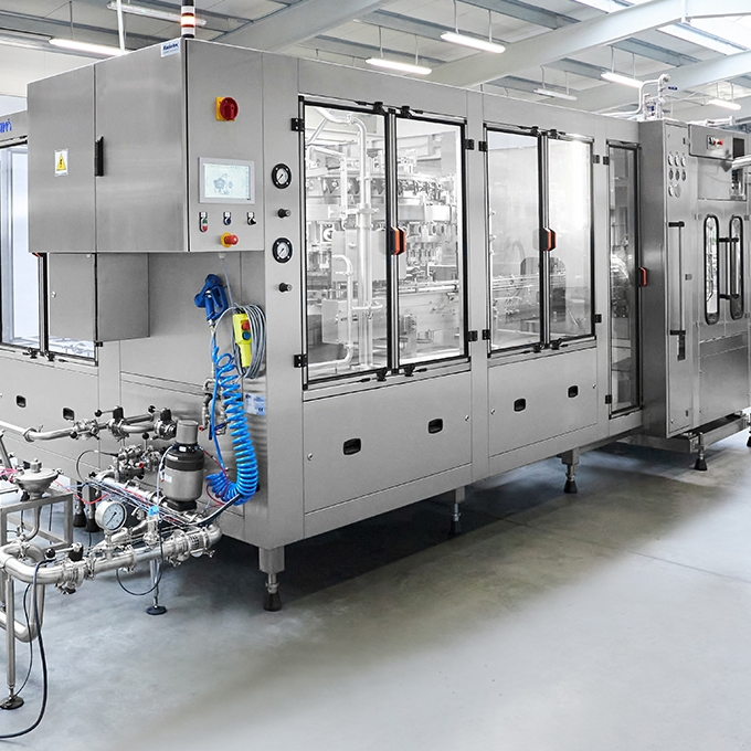 High Capacity Customized Automatic Mineral Water Beer Juice Liquid Milk Bottle Filling Carbonated Can Drink Filler Beverage Bottling Machine Made in China