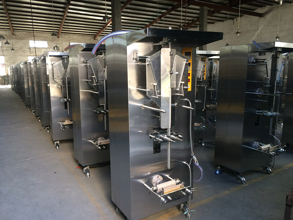 Fruit Juice Oil Yogurt Sachet Liquid Filling Pure Mineral Drinking Mini Mineral Water Production Plant Milk Pouch Packing Sealing Making Machine Price