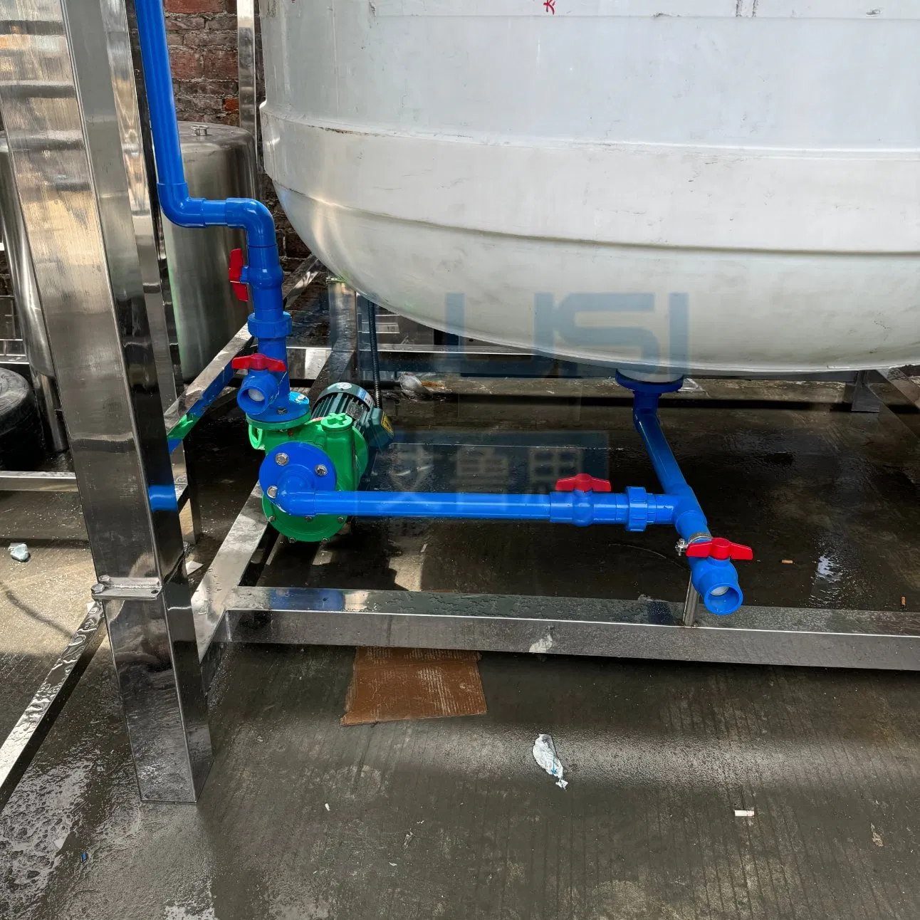 Ailusi PP PVC Anticorrosive Polypropylene Bleach Hidrogen Peroxide Mixer Liquid Chlorine Storage Tank with Explosion-Proof Machine Mixing Filling