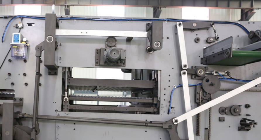 HMC-1320 Die Cutting Machine Detail
