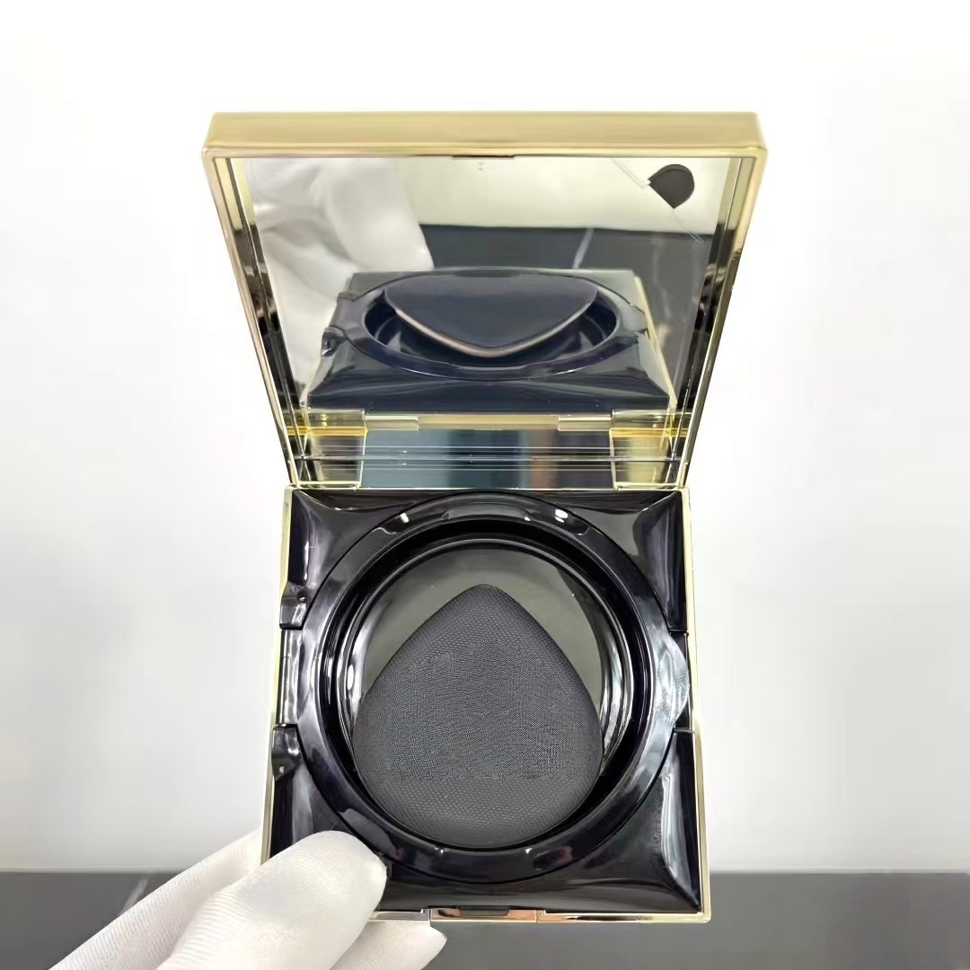 Essence Cushion Foundation Is Delicate and Moisturizing Highlighter Base