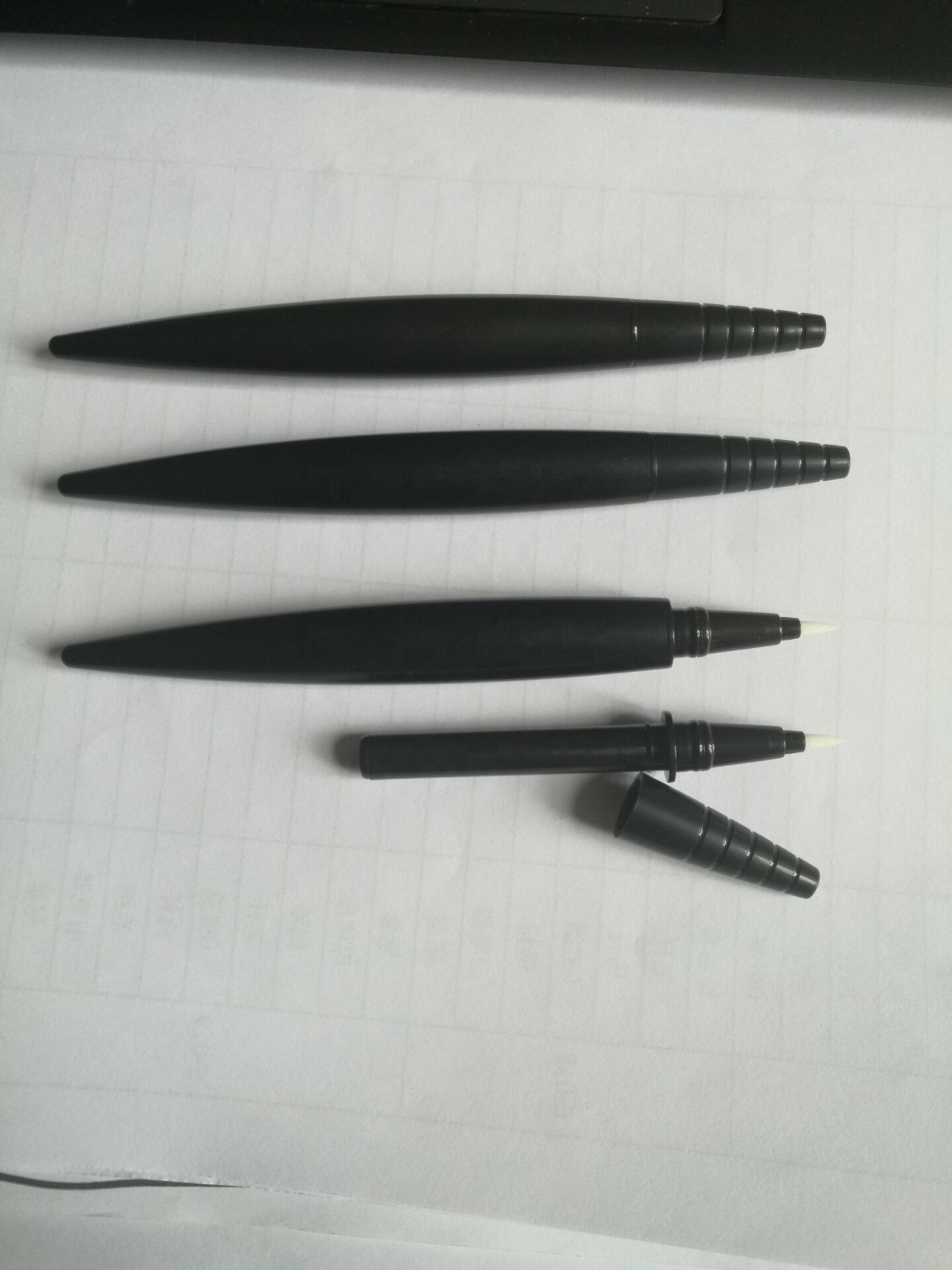 Wholesale Luxury Smooth High Pigment Eyeliner Pencil Custom Logo Vegan Long Lasting Waterproof Creamy Eyeliner Pen