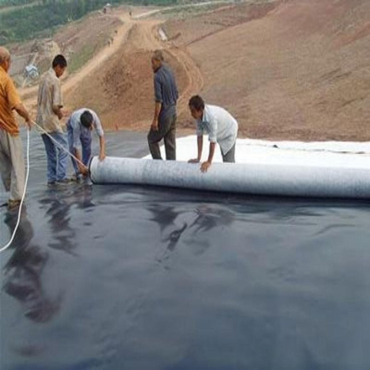 Industrial Design Style HDPE Geomembrane Liner for Outdoor Use for Landfill Project &amp; Pond Fish Farm in Peru Made of LLDPE LDPE