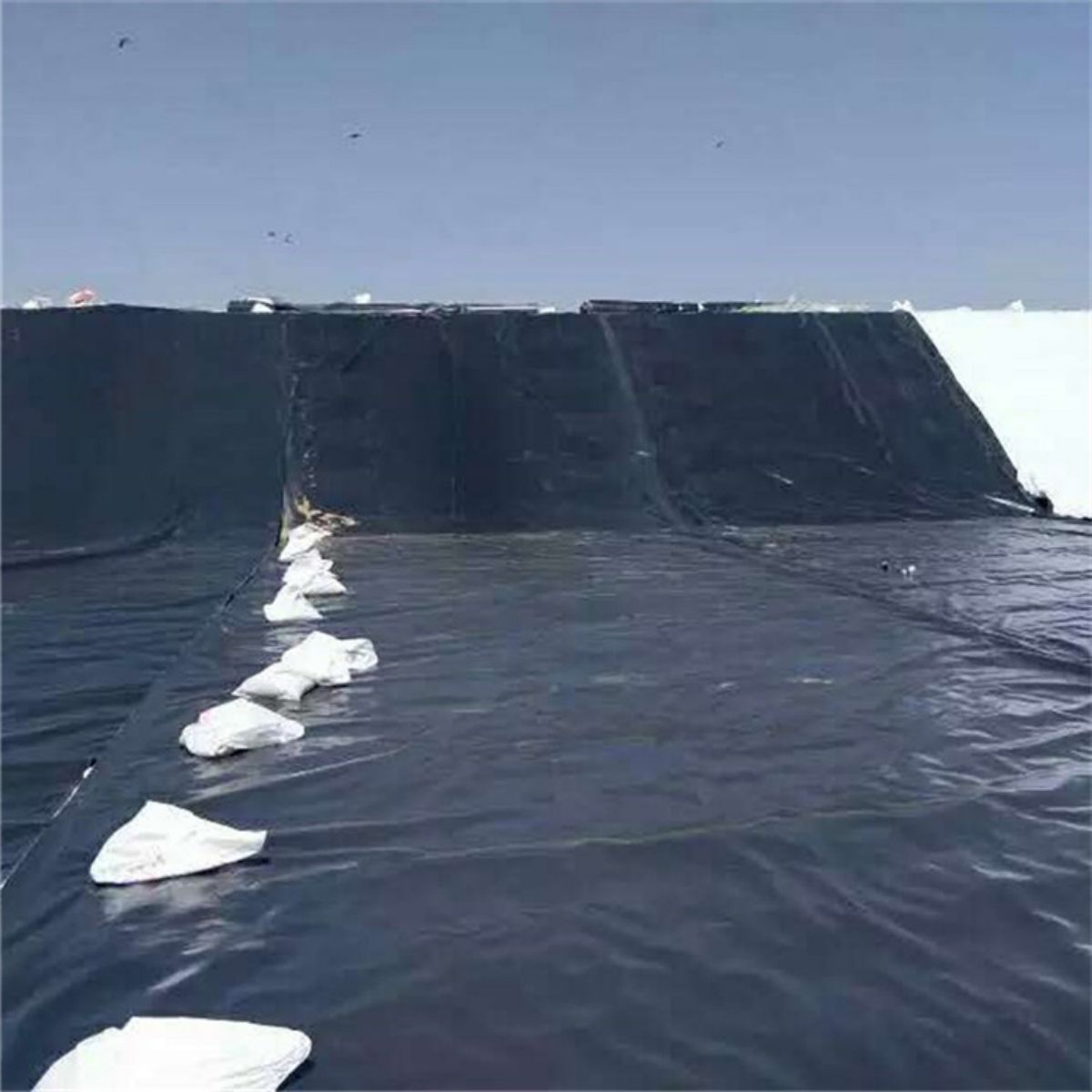 Industrial Design Style HDPE Geomembrane Liner for Outdoor Use for Landfill Project &amp; Pond Fish Farm in Peru Made of LLDPE LDPE