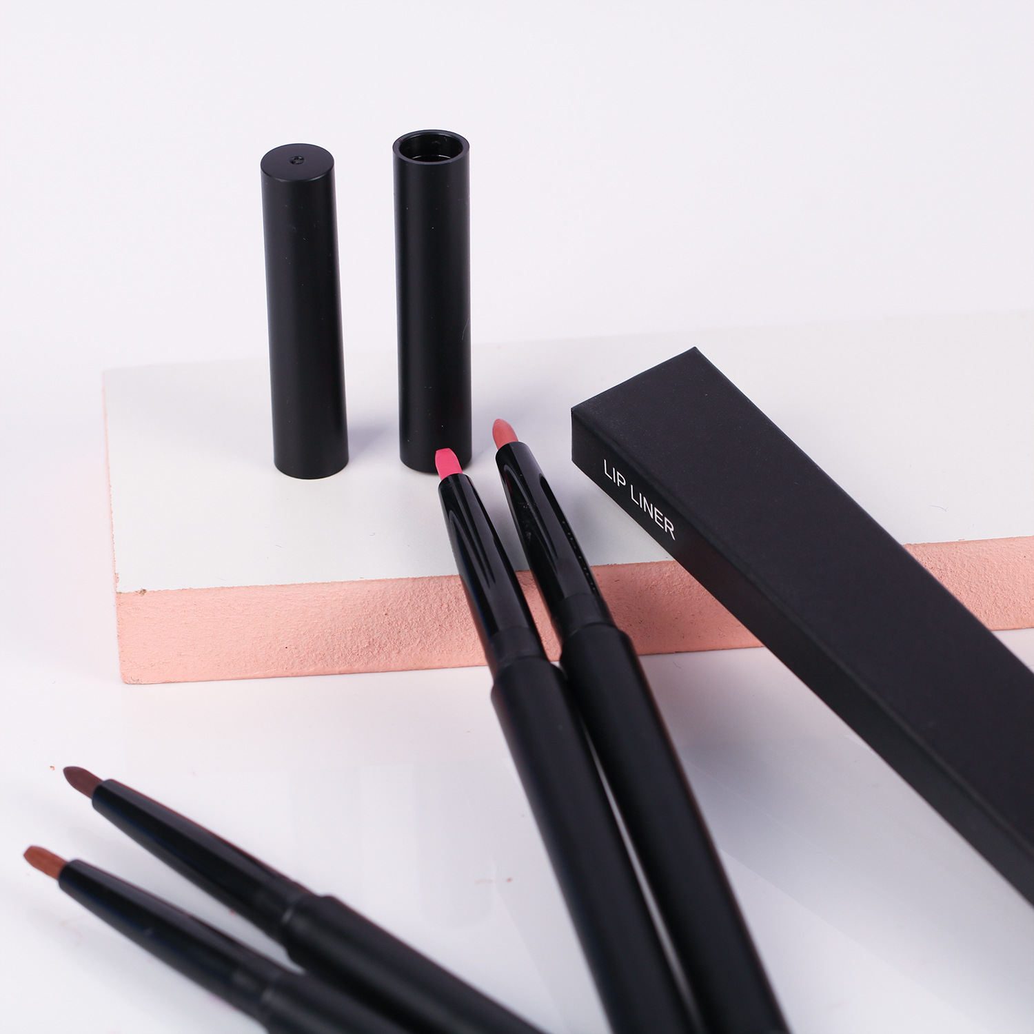 Wholesale High Pigment Waterproof Color-Resistant Lip Liner Pencil Private Label Smooth Creamy Long Lasting Lip Pen Wholesale