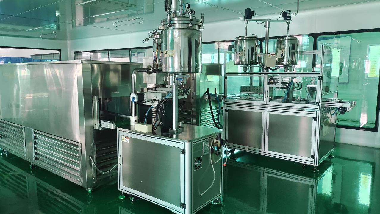 Automatic filling machine at Fmo Beauty cosmetics factory for high-volume production