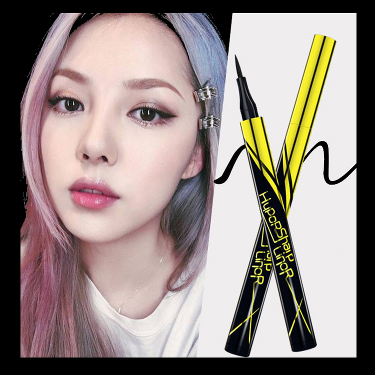 Easy to Wear Matte Black Eyeliner