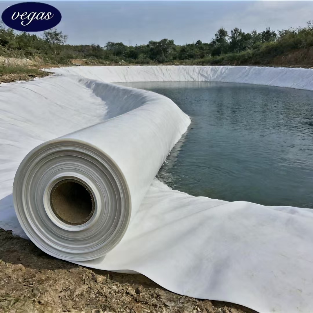White Reflective HDPE Geomembrane Pool Liner 1.3mm-2.0mm Swimming Salt Water Containment Waterproof