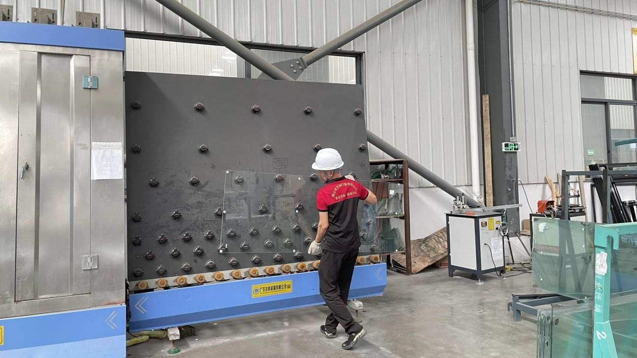 Cleaning Glass Station for Insulated Glass Assemblies