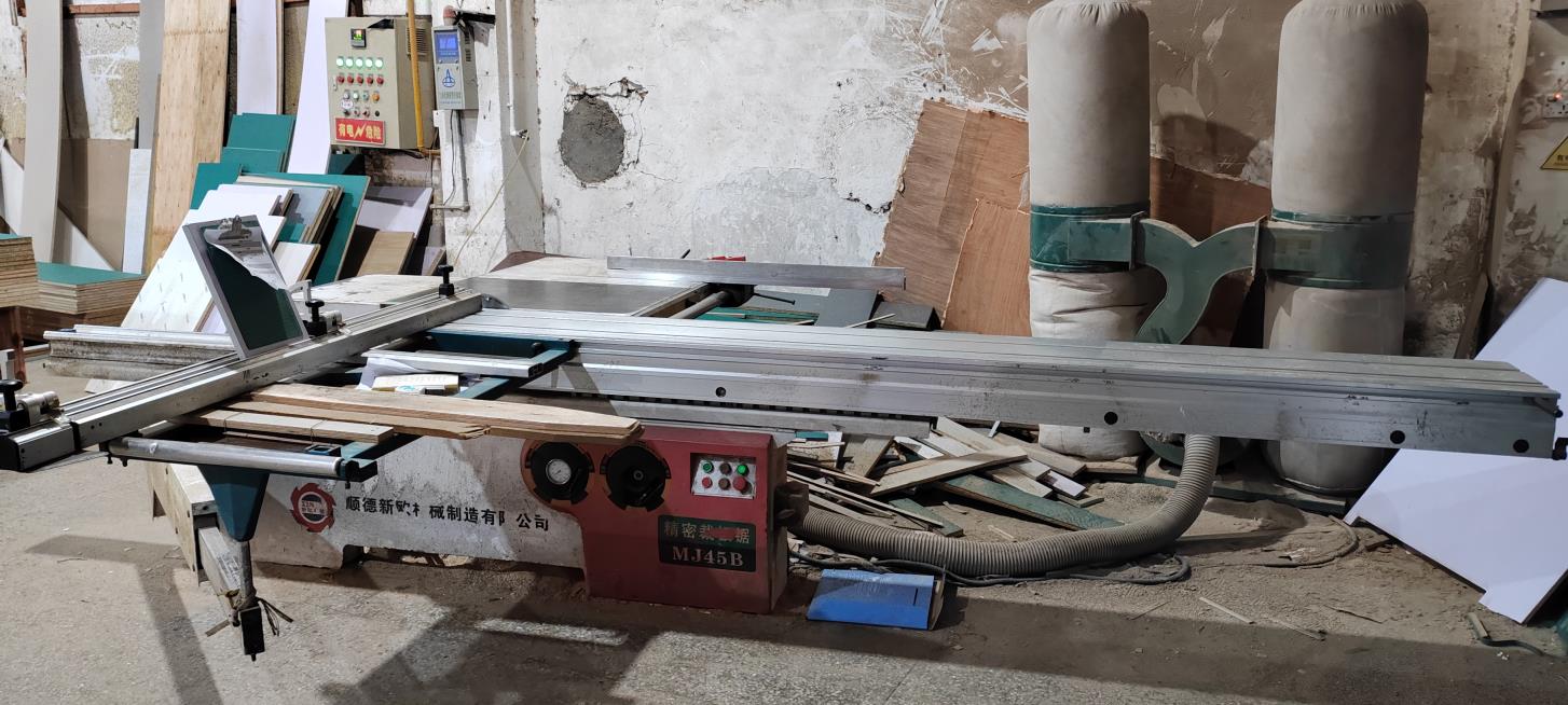 Sliding Table Saw