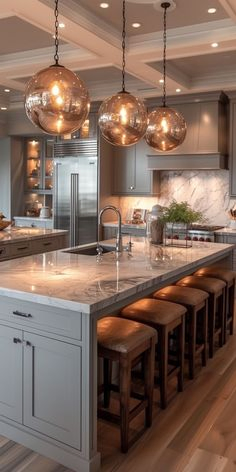 Antique Style European High End Luxury Modular Solid Wood Kitchen Cabinet with Luxury Designs Factory Price Furniture Modern Wooden