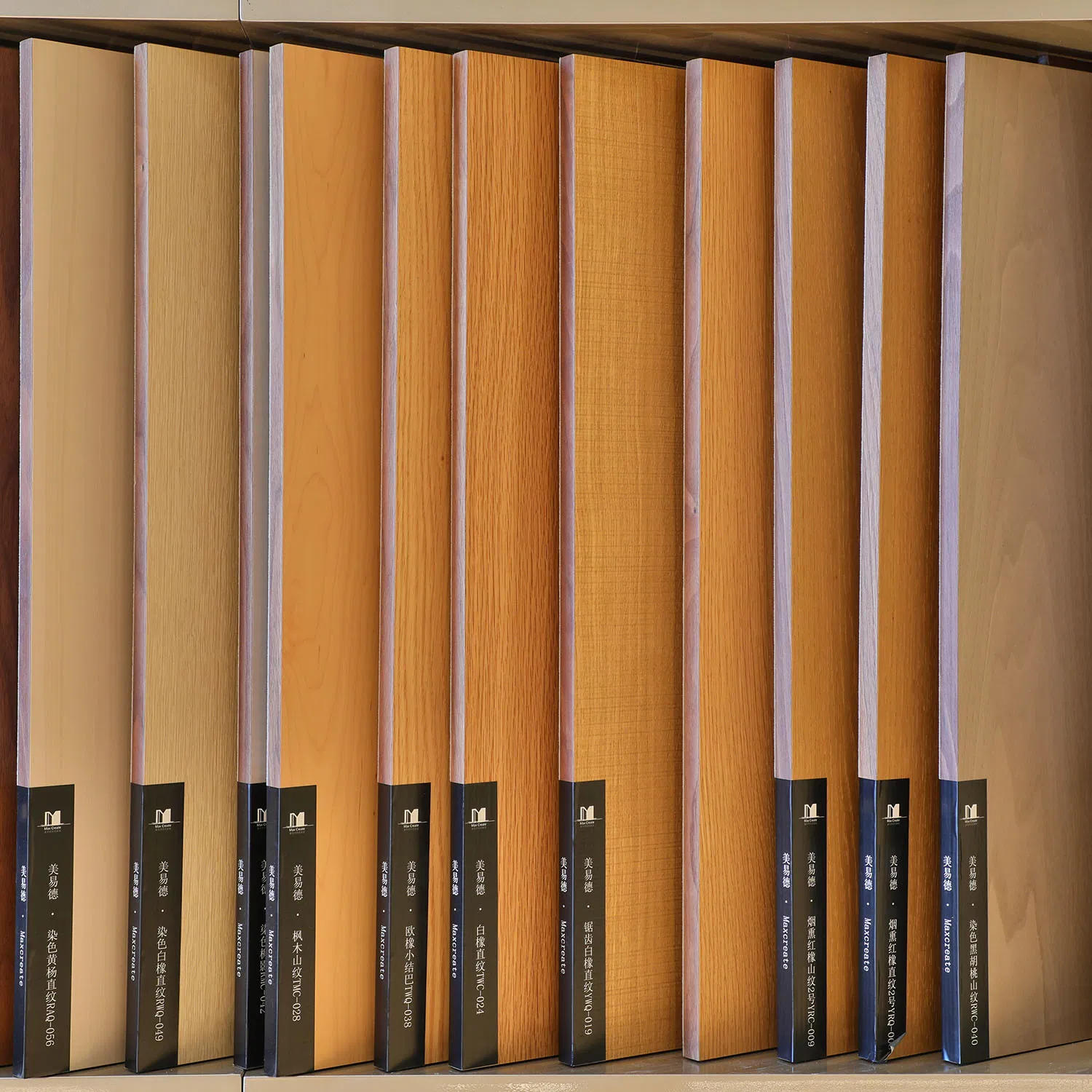 Factory MDF Solid Wood Finishe PU Kitchen Custom Furniture for Cabinets Sets