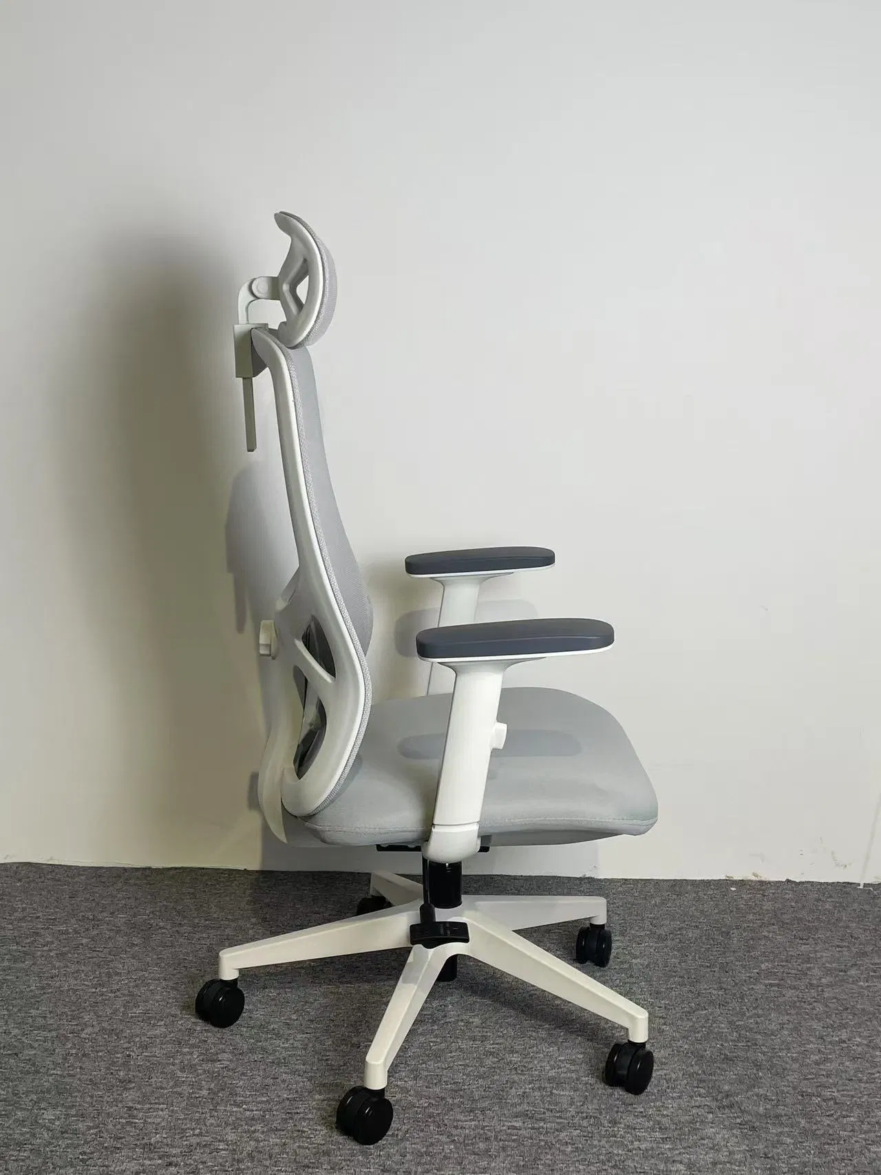 Adjustable Mesh Plastic Office Chair with Headrest - Ergonomic Wholesale Swivel Computer Desk Chair for Long Hours Sitting, Home Furniture, Gaming