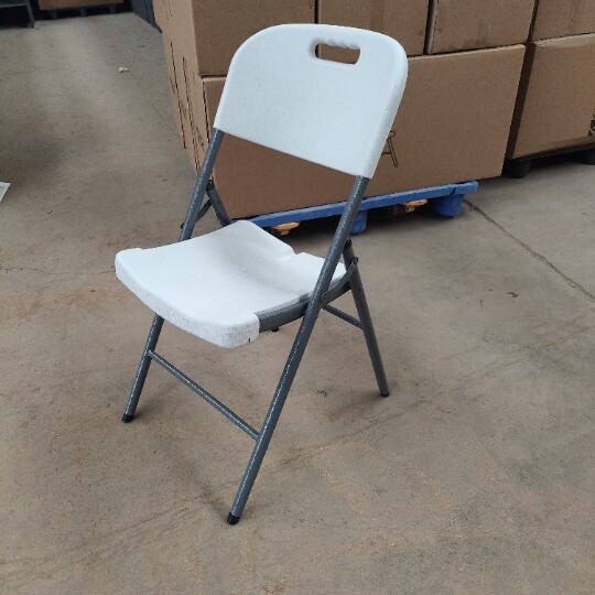 Wholesale Lightweight Foldable White Chair Portable Outdoor Plastic Garden Party Folding Chairs for Events Rental