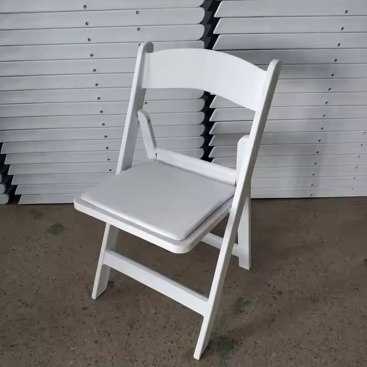 Factory Wholesale Garden Party Stacking Wedding Event PP Waterproof Padded White Black Brown Resin Folding Chairs for Events
