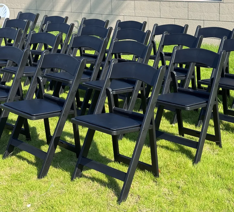 Modern Design Party Events Wimbledon Garden PVC Padded Cushion Resin Folding Chair with Wood Grain