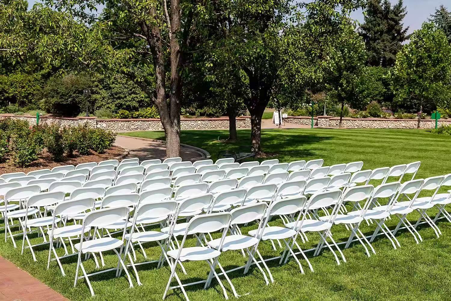Hot Sale Comfortable Stackable Wrought Iron Steel Outdoor pp Plastic White Resin Used Wedding Event Party Garden Folding Chair