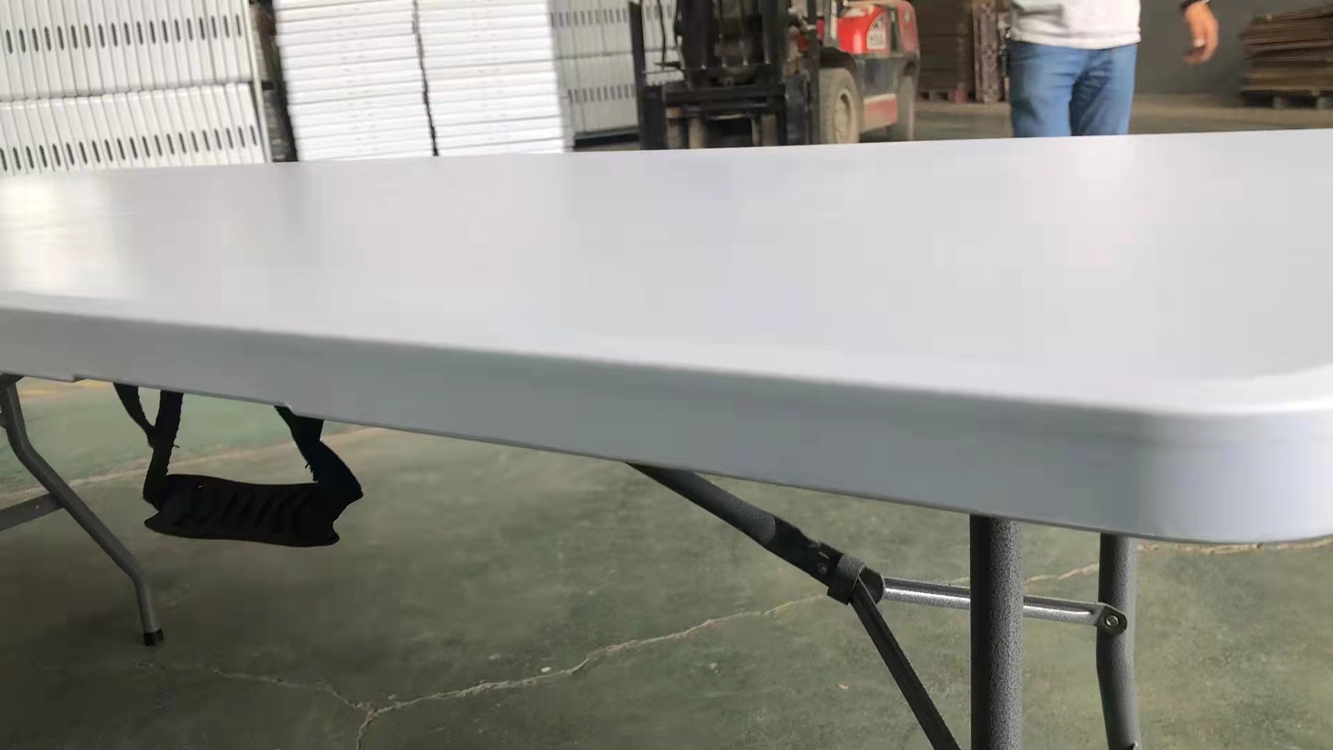 Easy Carrying Foldable Camping Picnic Table 6ft Outdoor Plastic Suitcase Folding Dining White Table