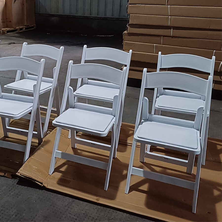 Polypropylene Portable Outdoor Garden Plastic White Padded Folding Resin Chair