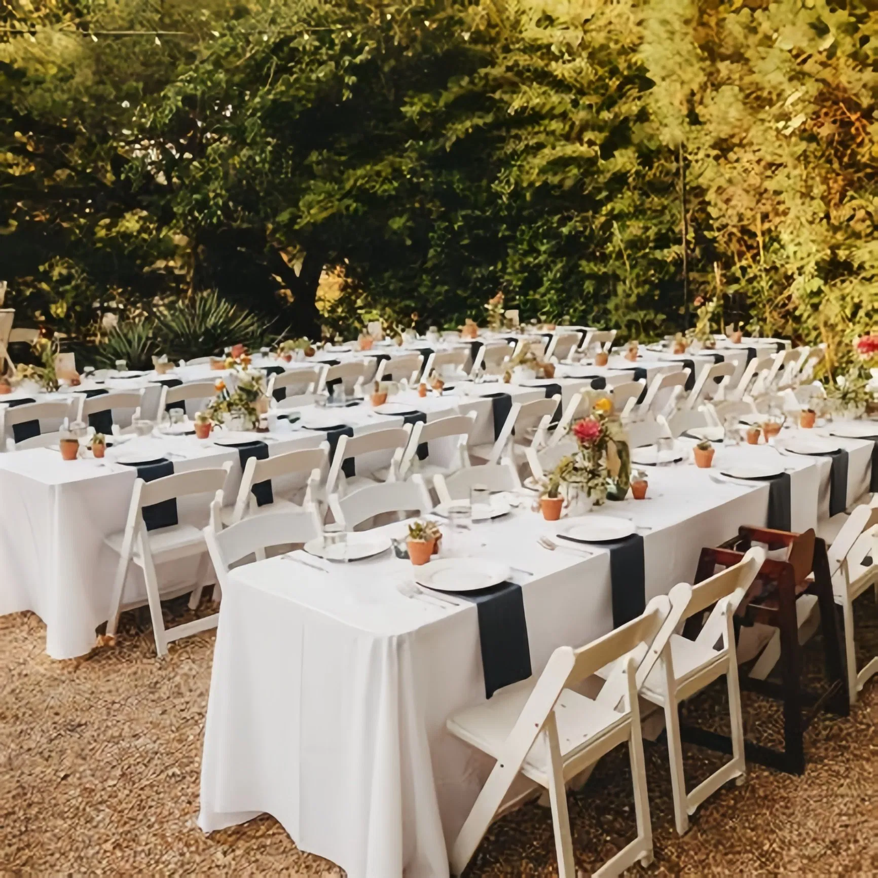 Outdoor White Wedding Party Event Banquet Resin Plastic Folding Padded Wimbledon Garden Chair