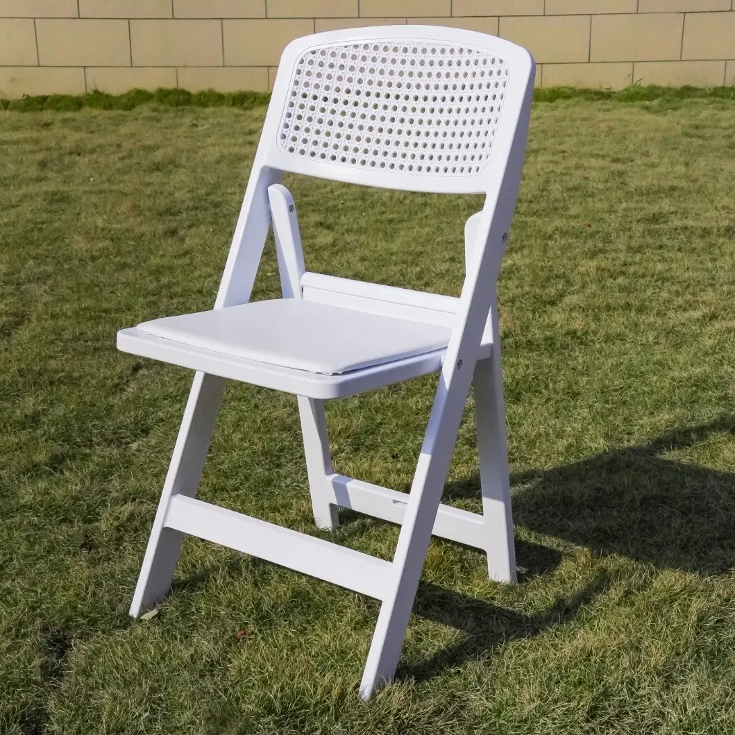 460 Kilogram Load Bearing Easy Fold Outdoor Garden Holes Wimbledon Resin Folding Chair