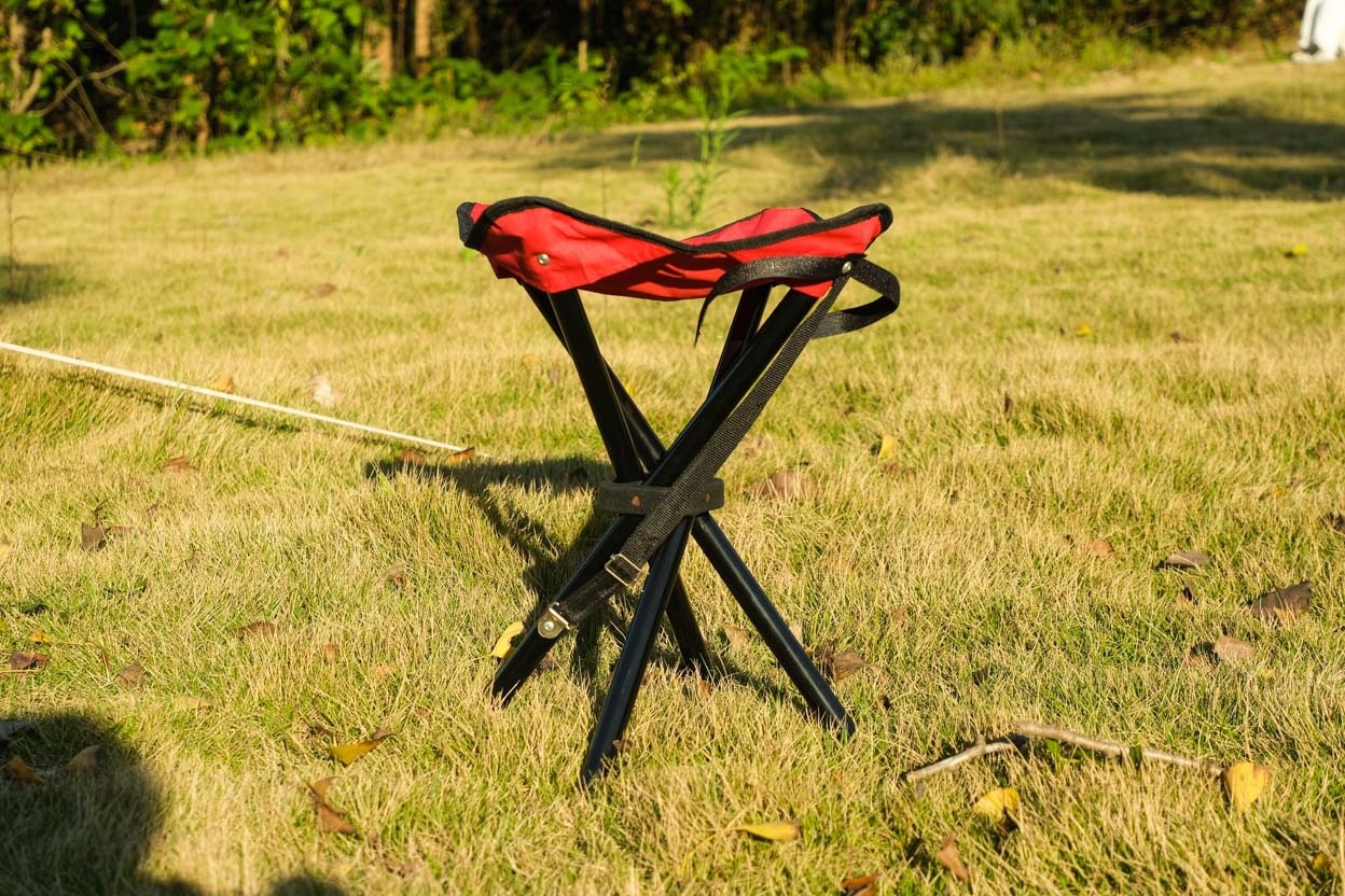 Convenient Stainless Steel Three-Leg Folding Chair Modern Design Mini Camping Stool for Garden Park Outdoor Leisure &amp; Fishing