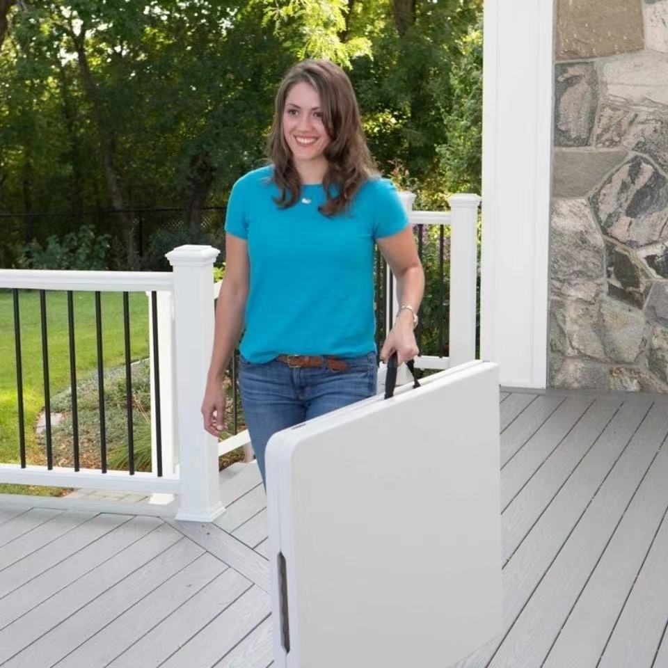 folding table detail 1