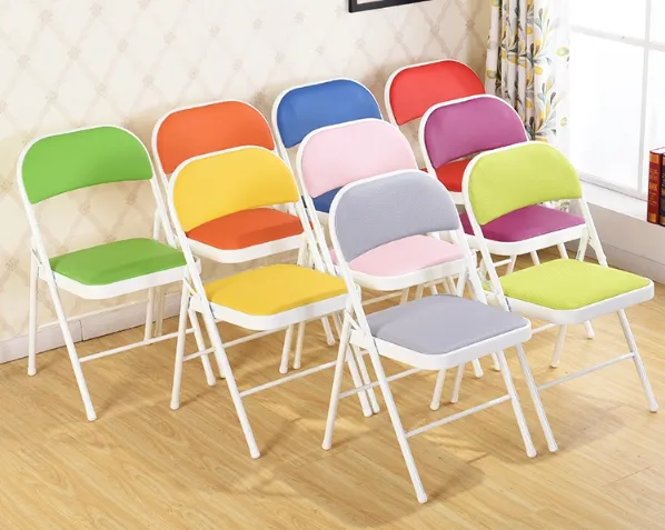 Living Room Using Padded Cheap Metal Folding Chairs
