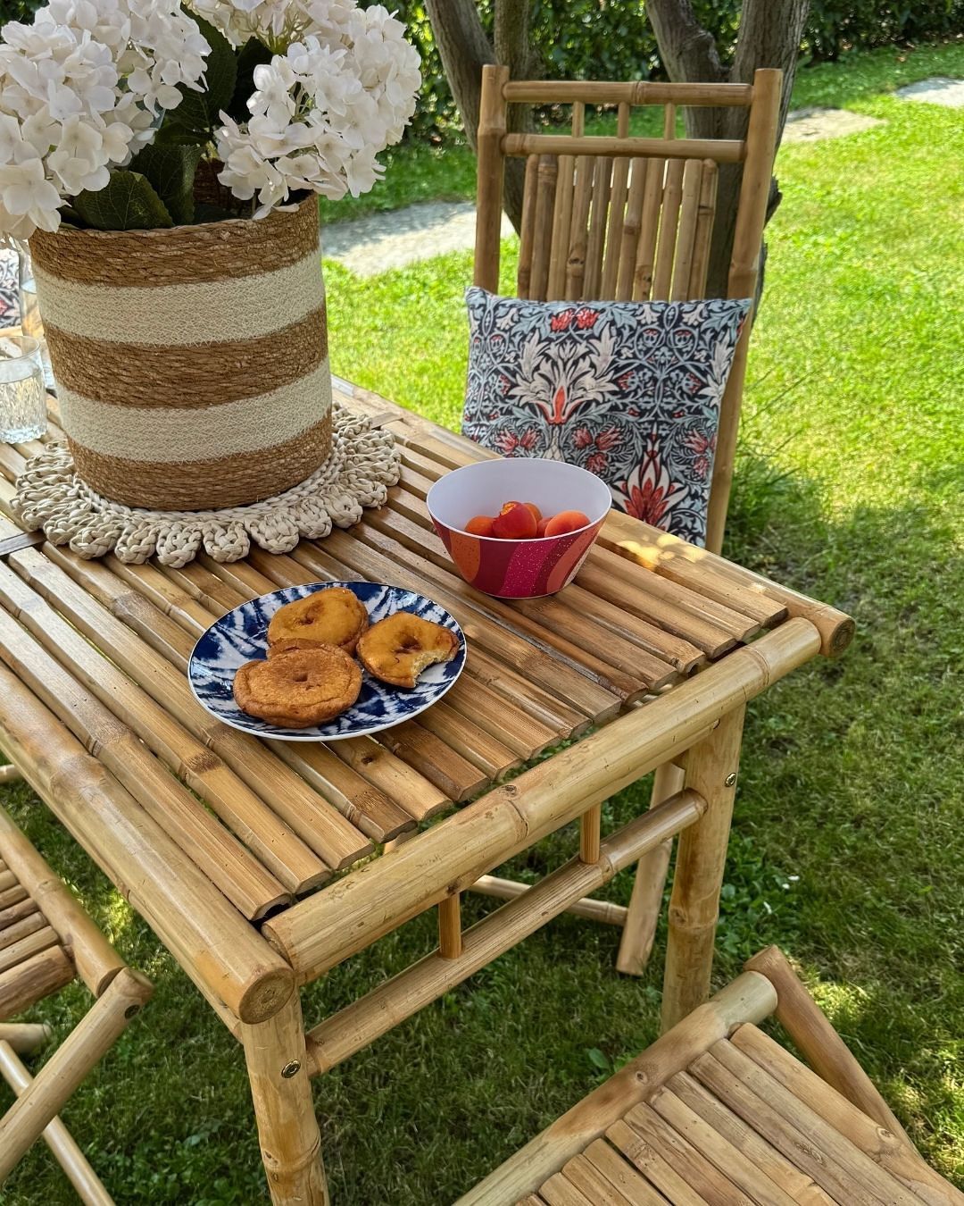 Hot Selling Bamboo Sofa Set Foldable Bamboo Chairs and Table Garden Set Bar for Hotel Resort Made in Vietnam