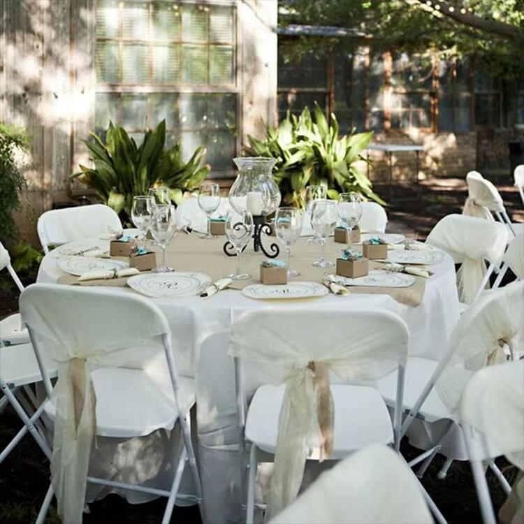 Factory Wholesale Minimalist White PP Resin Garden Chairs for Events Outdoor Wedding White Plastic Foldable Party Cast Iron Metal Dining Folding Chair