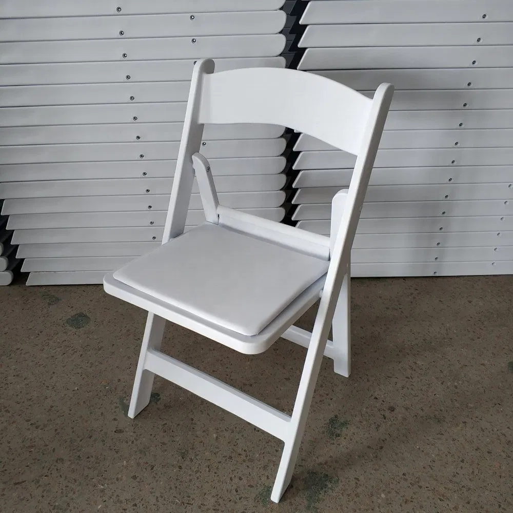 Polypropylene Portable Outdoor Garden Plastic White Padded Folding Resin Chair