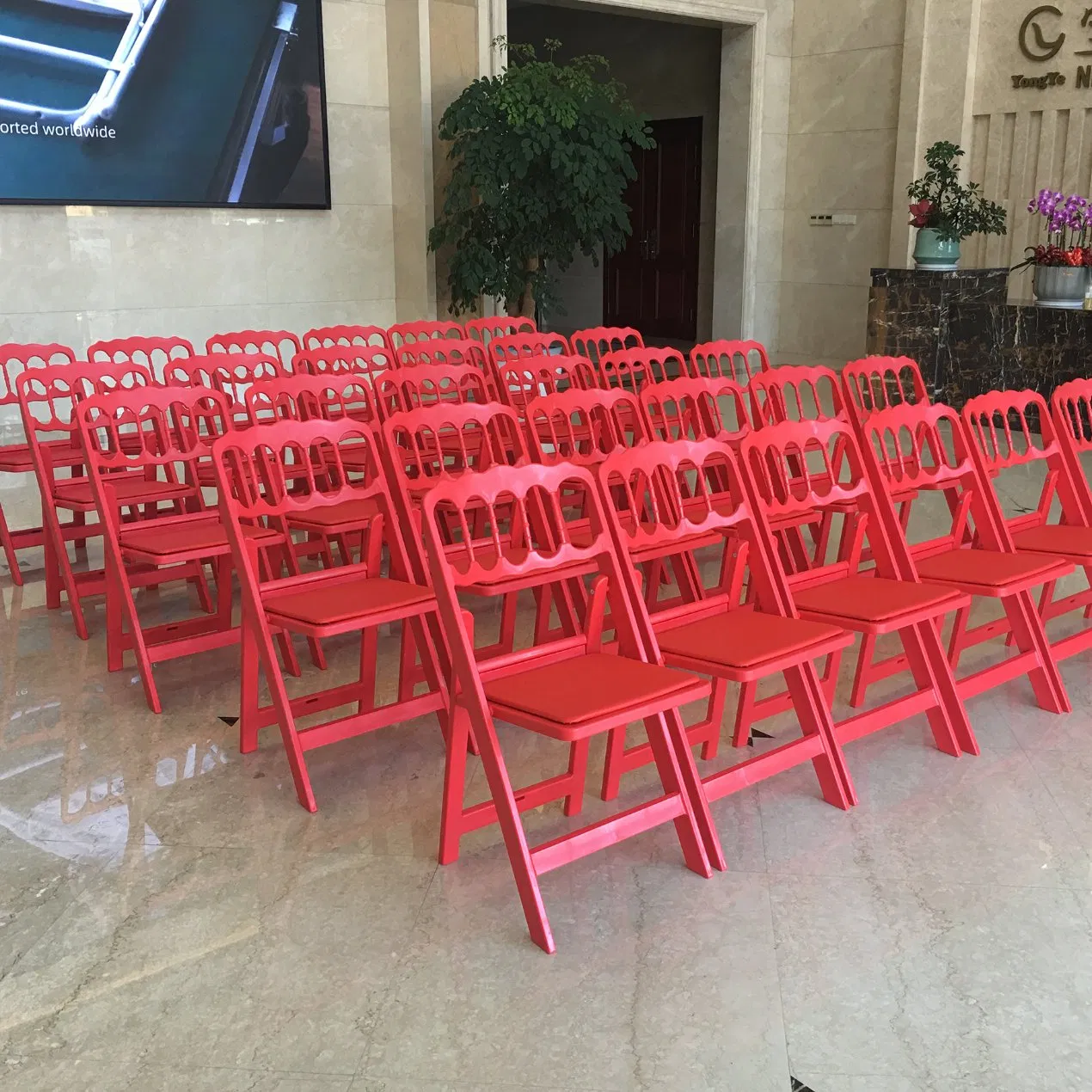 Factory Wholesale Outdoor Wedding Event Resin Folding Padded Wimbledon Garden Napoleon Chair