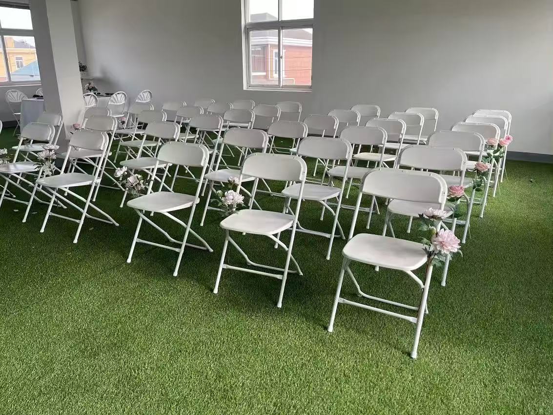Hot Sale Comfortable Stackable Wrought Iron Steel Outdoor pp Plastic White Resin Used Wedding Event Party Garden Folding Chair