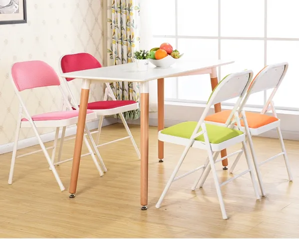 Living Room Using Padded Cheap Metal Folding Chairs