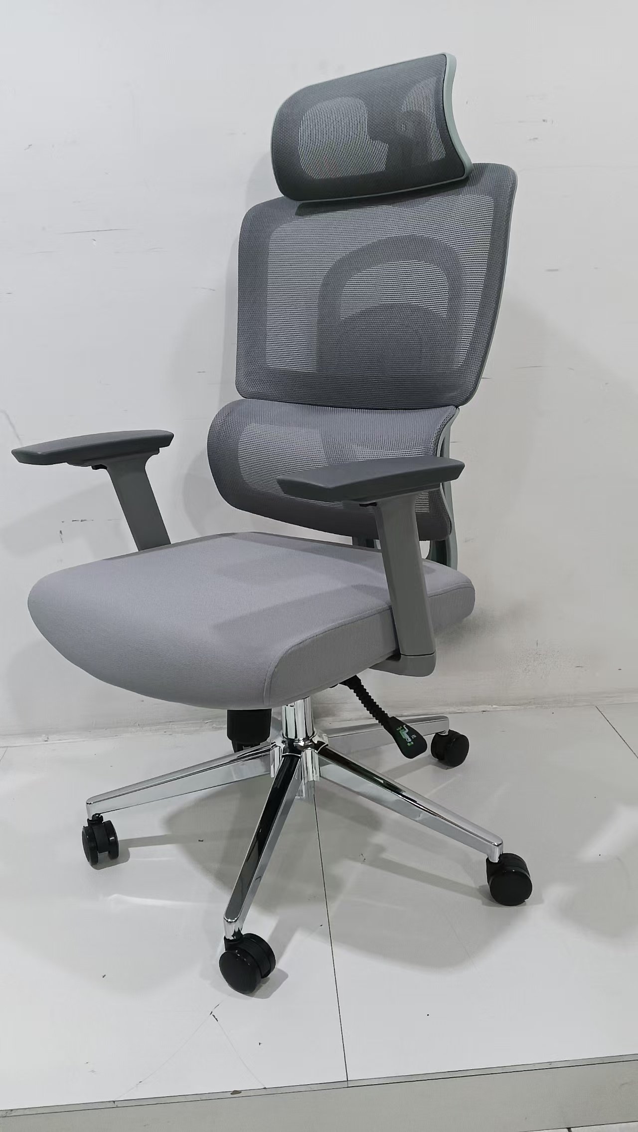 Global Export Mesh Material Office Folding Chairs with Massage Function Modern Swivel Design Adjustable Armrest-XINDE Brand