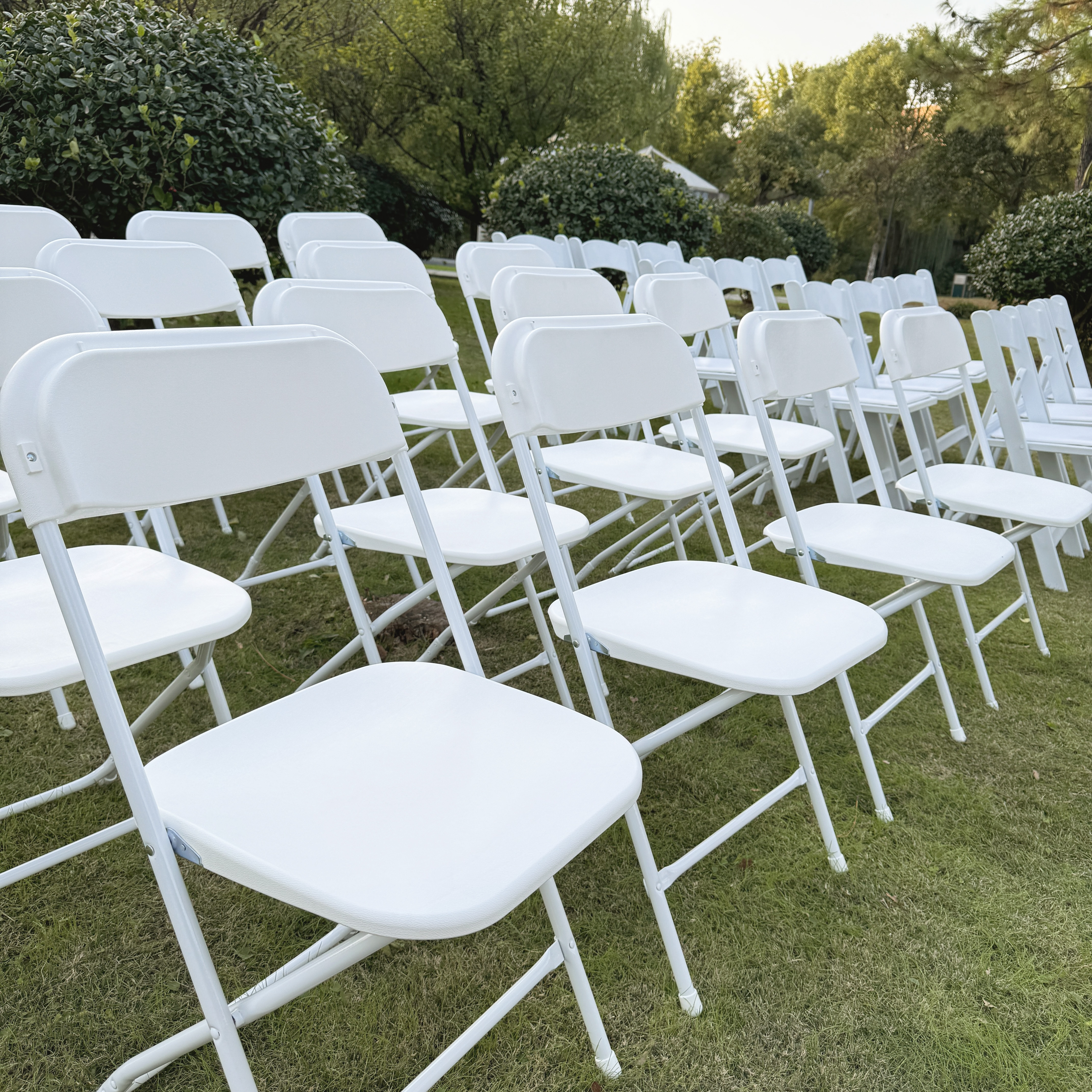 Wholesale Durable Outdoor Garden Beach Wedding Event Party Wimbledon White Plastic and Steel Folding Chairs