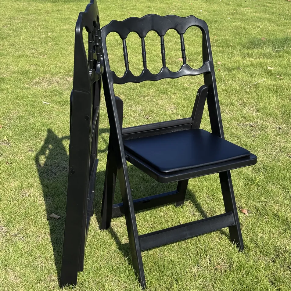 Resin Folding Wimbledon Garden Chair Features