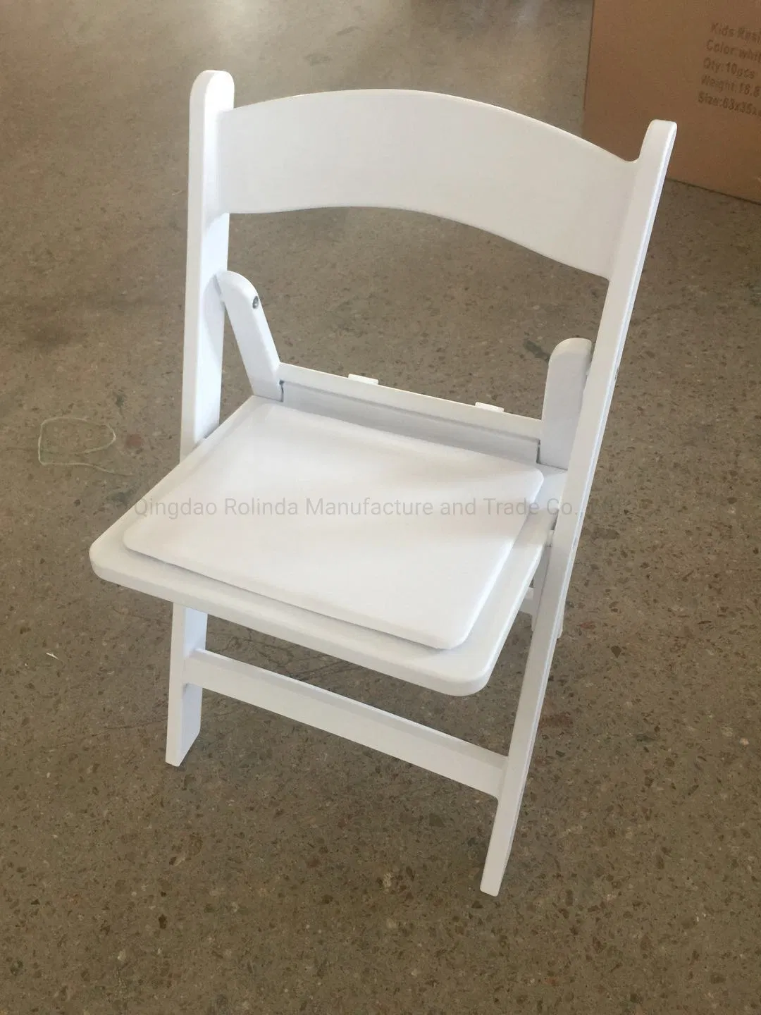 Hot Sales Kids Vinyl Padded Folding Chair for Kids Party &amp; Event Chairs
