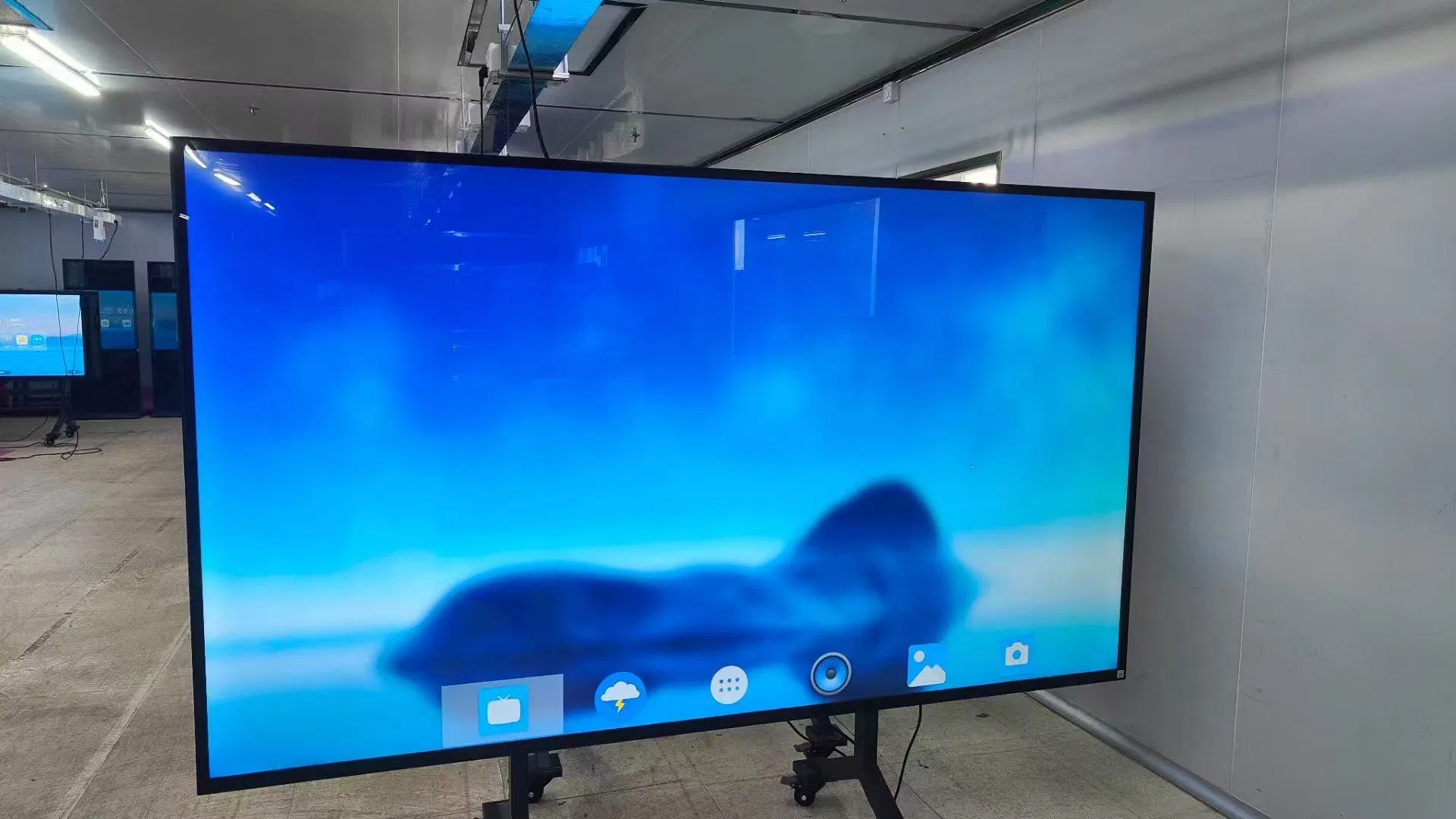 Interactive Conference Display 110'' 8K UHD Anti-Glare High Brightness for Classroom