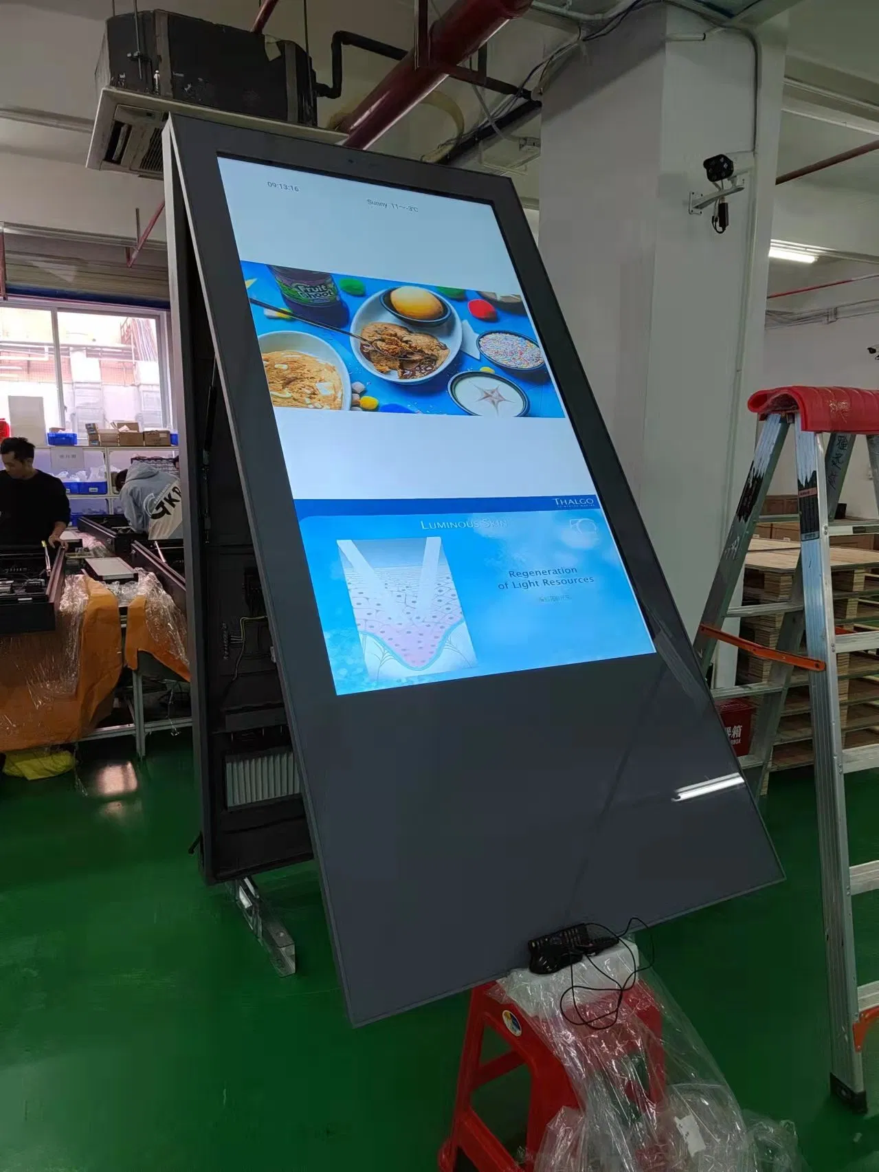 New Product 65/75 Inch 2500nits Single Side Floor Standing Outdoor Totem Digital Signage High Brightness LCD Advertising Display